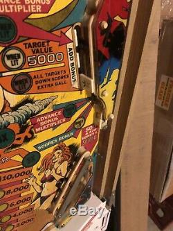 Gottlieb Pinball Charlies Angels Machine D'occasion Peuplée Playfield. Support Mural