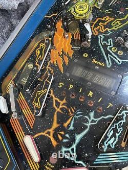 Gottlieb Spirit Pinball Machine 80a Rare Expédition Dans Le Monde Entier