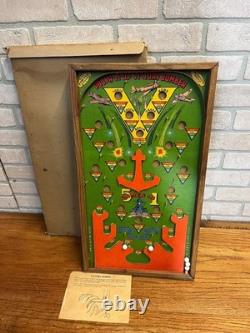 Jeu de flipper de table Poosh-M-Up Victory bombardier vintage des années 1940, Seconde Guerre mondiale, avec boîte d’origine