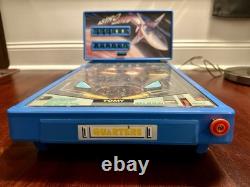 Jeu de flipper de table Vintage TOMY ASTRO SHOOTER avec tableau de score et corde tel quel
