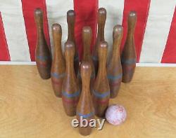 Jeu de quilles/broches de bowling en bois antique des années 1900 avec balle, 8.5 épingles