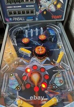 Jeu de table électronique rare VTG TOMY Astro Shooter Pinball fonctionnant avec des câbles