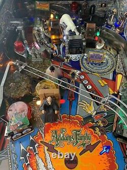 La Famille Addams Pinball Machine, Excellent État De Full Led, Beaucoup De Mods