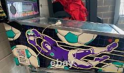 La Pleine Taille Pinball Machine De Coupe Du Monde De Football 1994 Non Travail