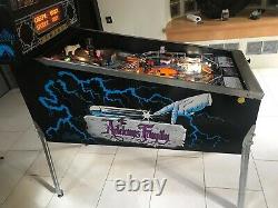 Le Flipper Addams Family Arcade Machine, Entièrement De Travail, Bel Exemple