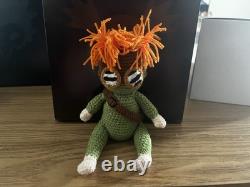 Little Nightmares III Kit de presse promotionnel TRÈS RARE avec boule à neige et pin's	<br/>
