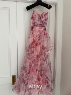 Longue robe de soirée en tulle rose avec jupe ample et fente sur le devant, convient à une taille britannique 6