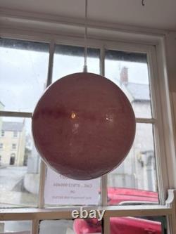Lustre en verre en forme de boule rose soufflé à la main en Crète par Opsidianos