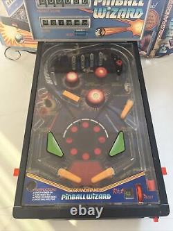 Machine à flippers Grandstand Pinball Wizard Vintage 1983 entièrement fonctionnelle dans sa boîte TOMY