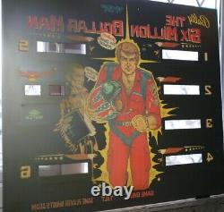 Machine de flipper Bally rare Six Million Dollar Man de 1978 avec une vitre arrière presque parfaite