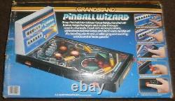 Machine de flipper Vintage 1983 Grandstand Pinball Wizard entièrement fonctionnelle, dans sa boîte TOMY