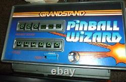 Machine de flipper Vintage 1983 Grandstand Pinball Wizard entièrement fonctionnelle, dans sa boîte TOMY