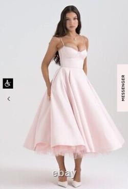 Maison de CB Mademoiselle ? Robe en tulle midi rose ballerine, petits bonnets supplémentaires