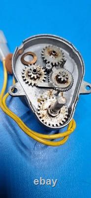 Moteur de flipper Bowman Model E 24V 60Hz 3W 6 RPM CCW PIECES DE RECHANGE / RÉPARATION