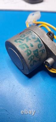 Moteur de flipper Bowman Model E 24V 60Hz 3W 6 RPM CCW PIECES DE RECHANGE / RÉPARATION