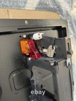 Porte de pièce de machine à billes d'arcade virtuelle neuve au Royaume-Uni AVEC VERROU