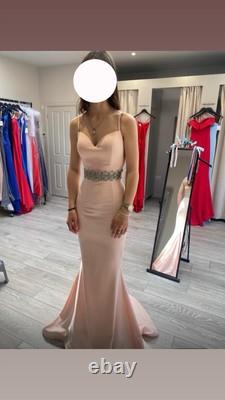 Robe de bal bébé rose taille 6 avec belle ceinture pailletée neuve jamais portée