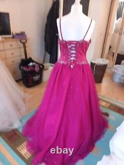Robe de bal de promo rose en soie Taille 8 avec broderie et diamants à travers toute la robe