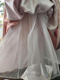 Robe de demoiselle d'honneur ou de bal rose poudré vintage des années 1950 taille 12