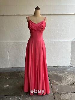 Robe de soirée couture fait main en rose saumon Taille 8/10 Approx.