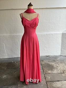 Robe de soirée couture fait main en rose saumon Taille 8/10 Approx.