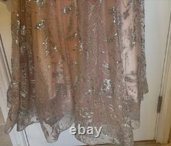 Robe de soirée éblouissante en sequins nude/rose avec embellissement argenté taille 10