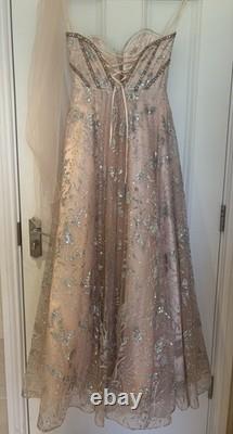 Robe de soirée éblouissante en sequins nude/rose avec embellissement argenté taille 10