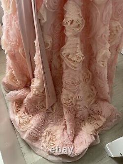 Robe fleurie rose clair en taille 6/8 (Prix de vente conseillé - 650 £)