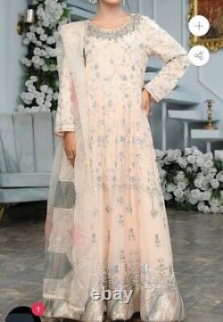 Robe longue de designer Rafia Khas en pêche pour mariage et fête au Pakistan