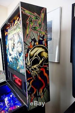 Stern 2013 Machine Pinball Metallica Pro Arcade Excellent État Fully Leds