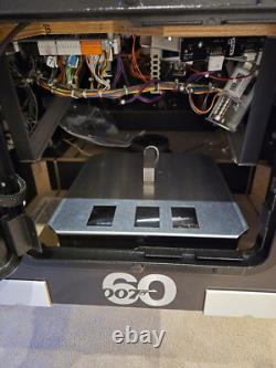 Stern James Bond Machine à Pinball 60ème Anniversaire Jamais Jouée