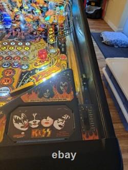 Stern Kiss Pro Pinball, bon état, fonctionne bien, aucun défaut connu
