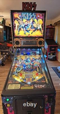 Stern Kiss Pro Pinball, bon état, fonctionne bien, aucun défaut connu