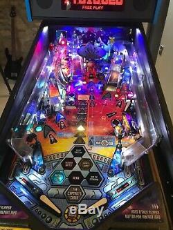 Stern Star Trek Pinball Arcade Machine, Entièrement De Travail, Bel Exemple