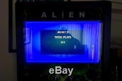 Superbe Machine À Flipper Hue Alien Arcade Rare! 3 Écrans Lcd! Leds Game In Hand