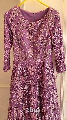 Superbe robe pour dames de style asiatique toute neuve, taille XS, indienne pakistanaise, prix de vente recommandé de £550.