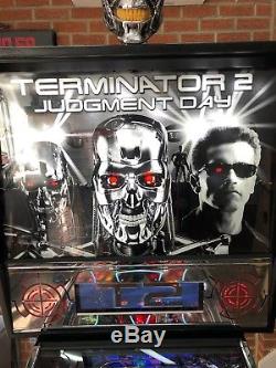 Version Personnalisée Unique De Pinball Terminator 2 Chrome Edition