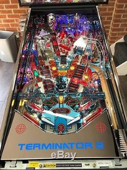 Version Personnalisée Unique De Pinball Terminator 2 Chrome Edition